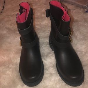 Brand new Kate Spade ankle rain boots. Never worn.